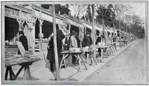 Casetas de libros de lance y ocasión en la Cuesta de Moyano